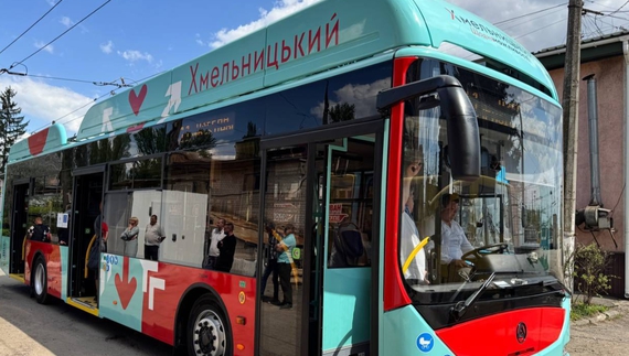 Як хмельничани відреагували на тролейбус із Чернігова