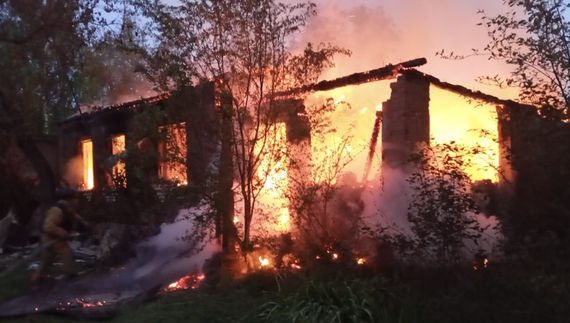 Пожежа після скиду боєприпасу ворожим безпілотником. Сновська громада, 20 травня 2025 року