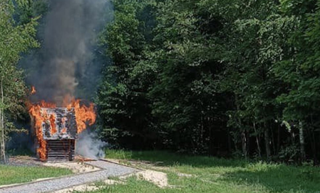 У Корюківській громаді горів рекреаційний пункт, відкритий торік