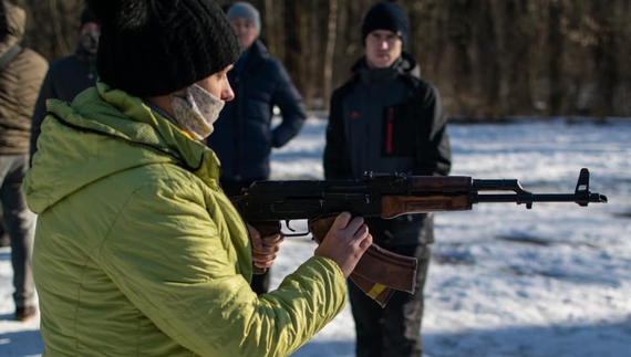 Все більше українців готові чинити опір російським загарбникам, - опитування