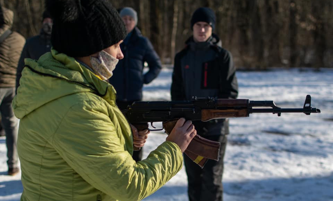 Все більше українців готові чинити опір російським загарбникам, - опитування