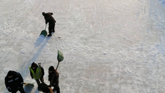 У селищі на Чернігівщині облаштували ковзанку