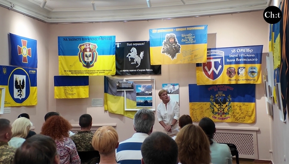 В колекції музею вже близько сотні прапорів
