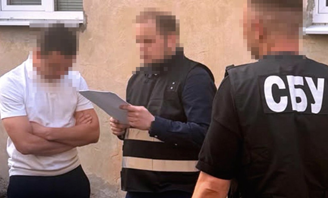 Очільнику управління освіти міської ради Василю Білогурі вручили підозру