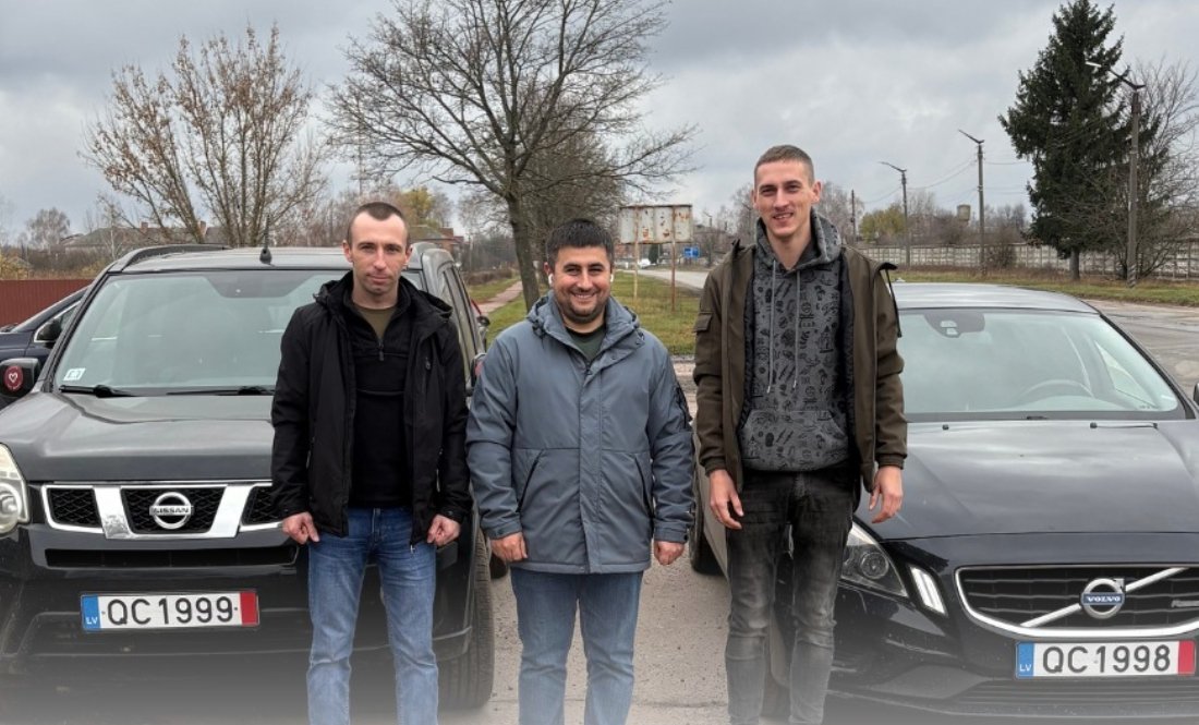 Громада з Чернігівщини передала військовим автівки від латвійців