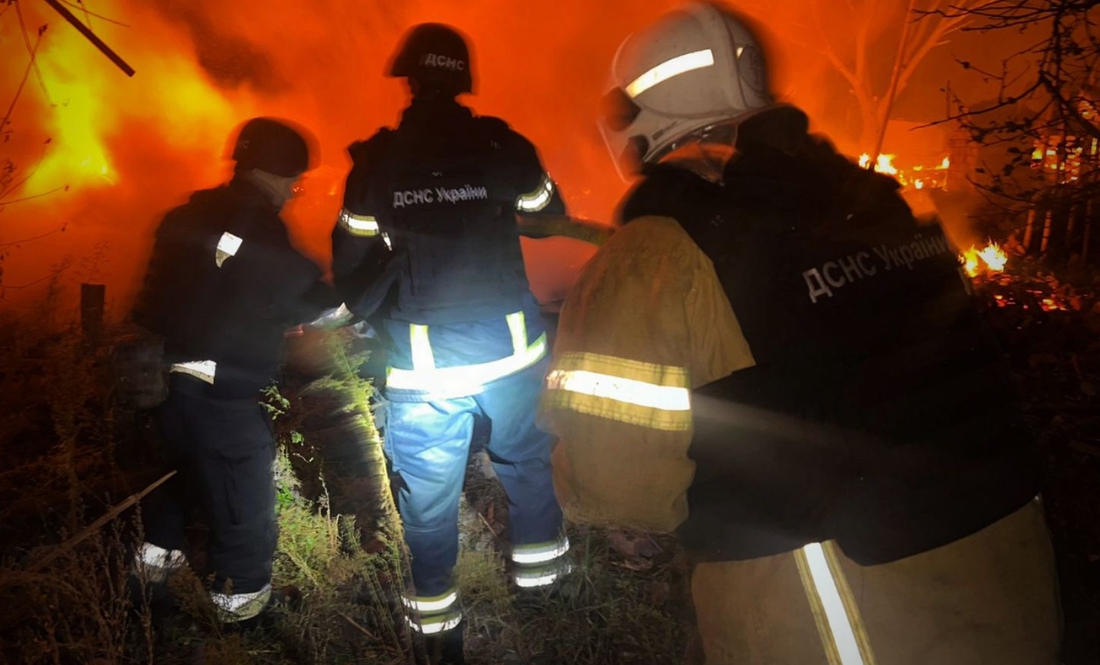 Один надзвичайник загинув, двоє — поранені: у День рятівника ворог вдарив по підрозділу ДСНС Чернігівщини