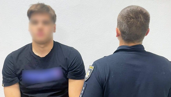 У Чернігові 19-річний хлопець зарізав сусідку
