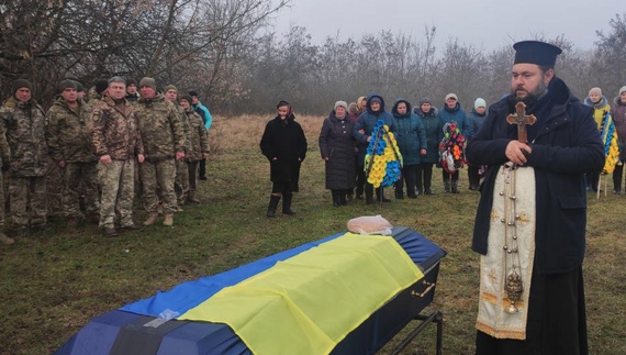 Загинув біля Кліщіївки на Донеччині: у громаді на Чернігівщині попрощались із воїном