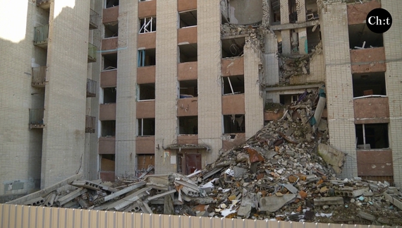 Гуртожиток на ЗАЗі ворожий літак розбомбив 13 березня 2022 року