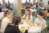 Гарячі обіди - безкоштовно: що їдять школярі у Чернігові?