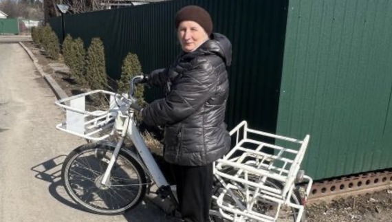 Беушні, але хороші: соцпрацівники з Городнянської громади отримали велосипеди