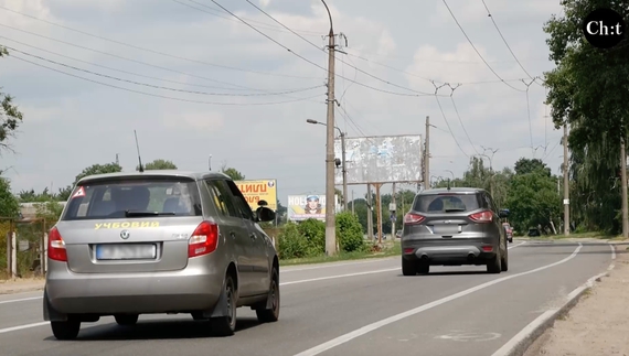 Двох дітей в один день збили у Чернігові на пішохідних переходах: оприлюднено відео