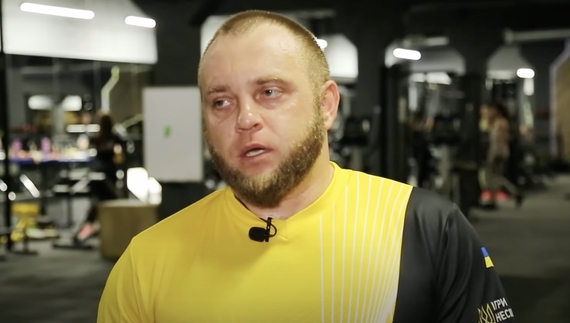 Ветеран із Чернігова після поранення повернувся до силових тренувань