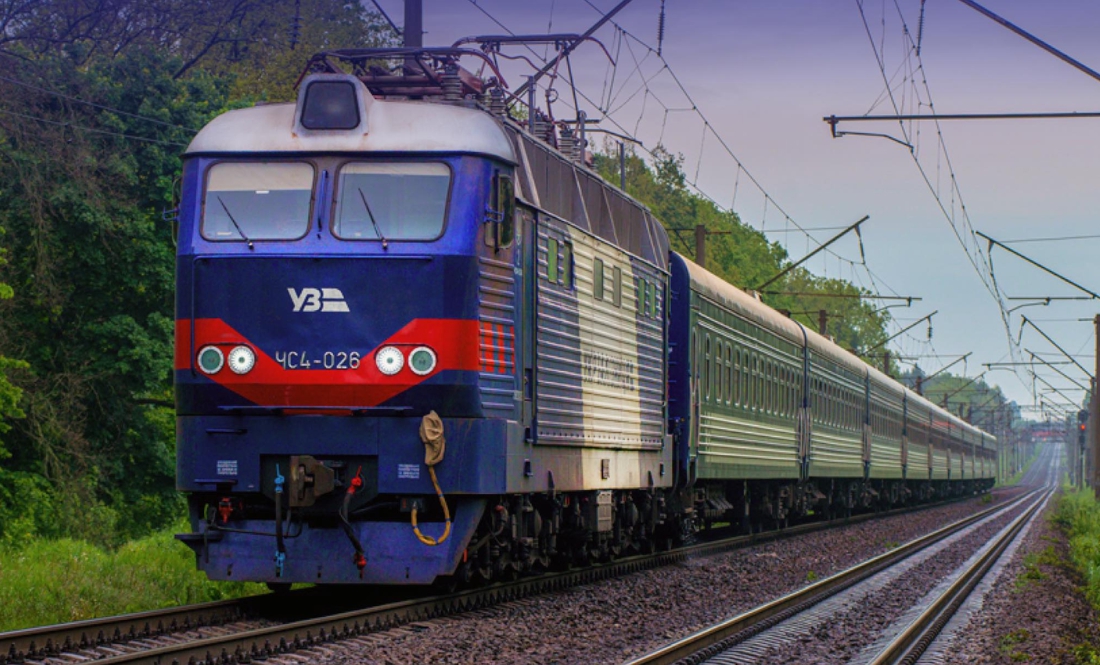 Популярні потяги з Чернігова на Прикарпаття зазнали змін у розкладі