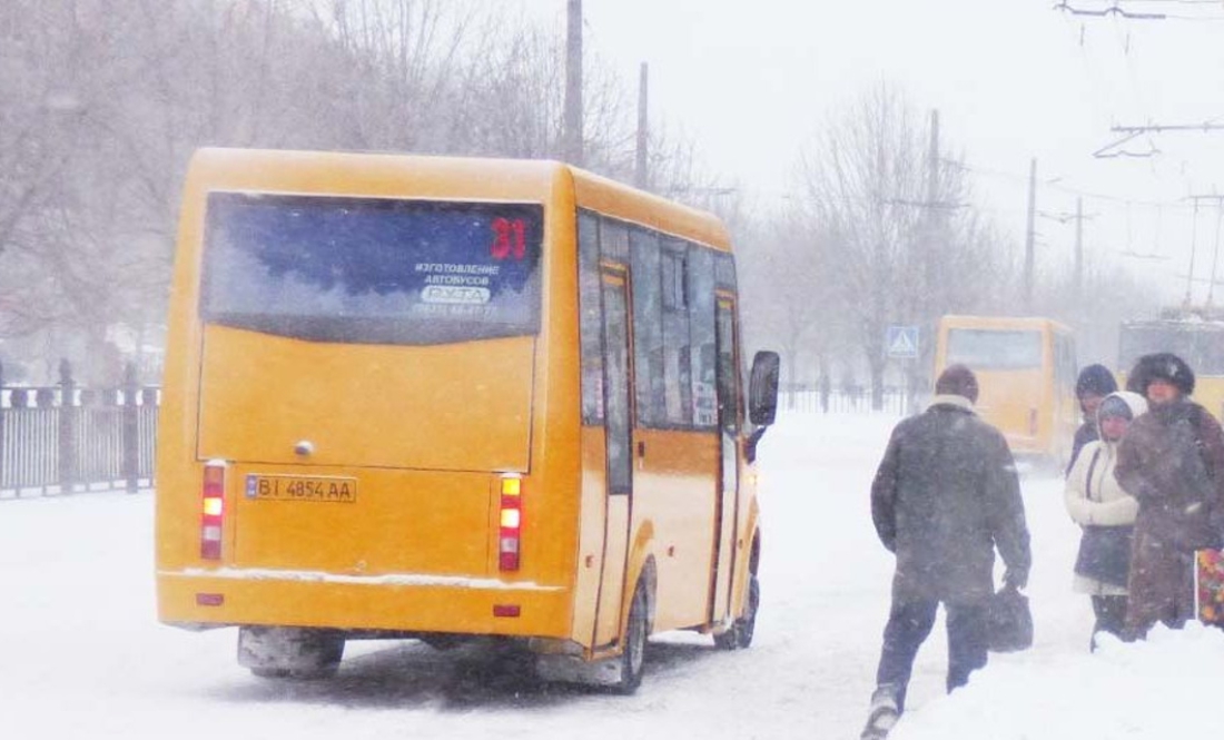 Перевізник умовив пенсіонера повернутися за кермо менської маршрутки. У Новгород-Сіверському ходять пішки