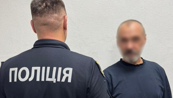 У Чернігові під час пиятики чоловік встромив ніж у живіт знайомому