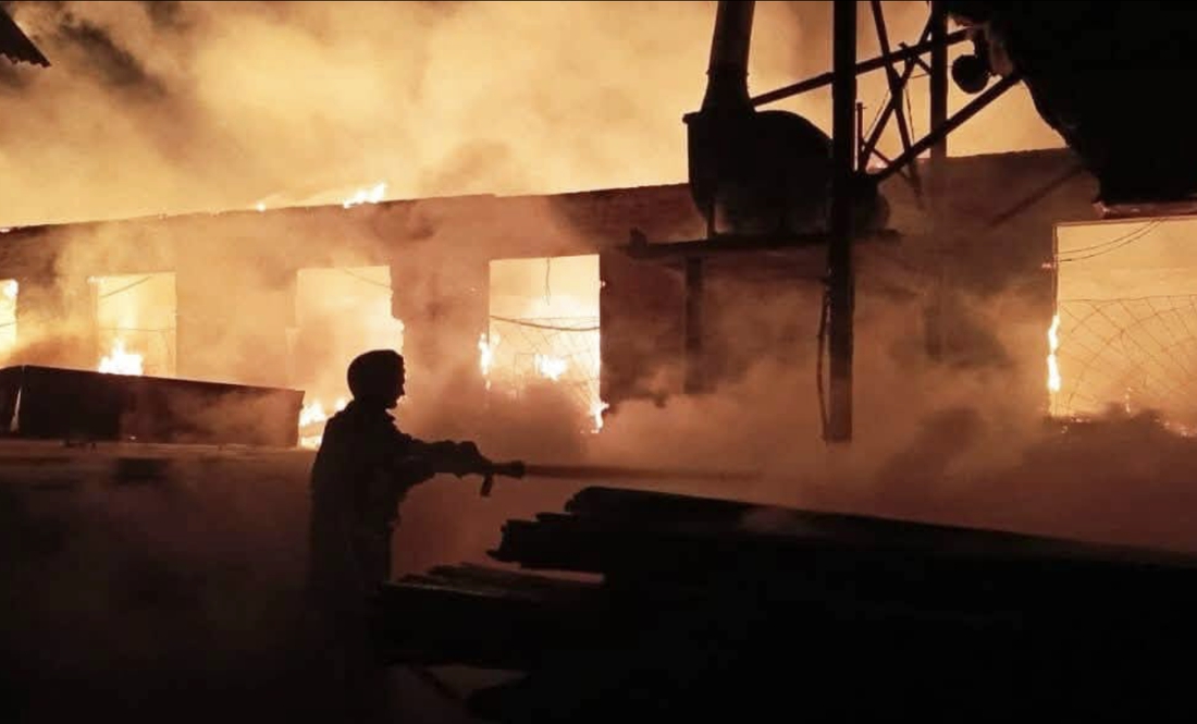 Ворог ударив по підприємству в Новгород-Сіверському: щонайменше шість влучань дронів