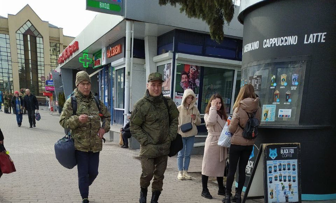 У російських військових, які вийшли з Чернігівщини, тепер відпустка… у Гомелі