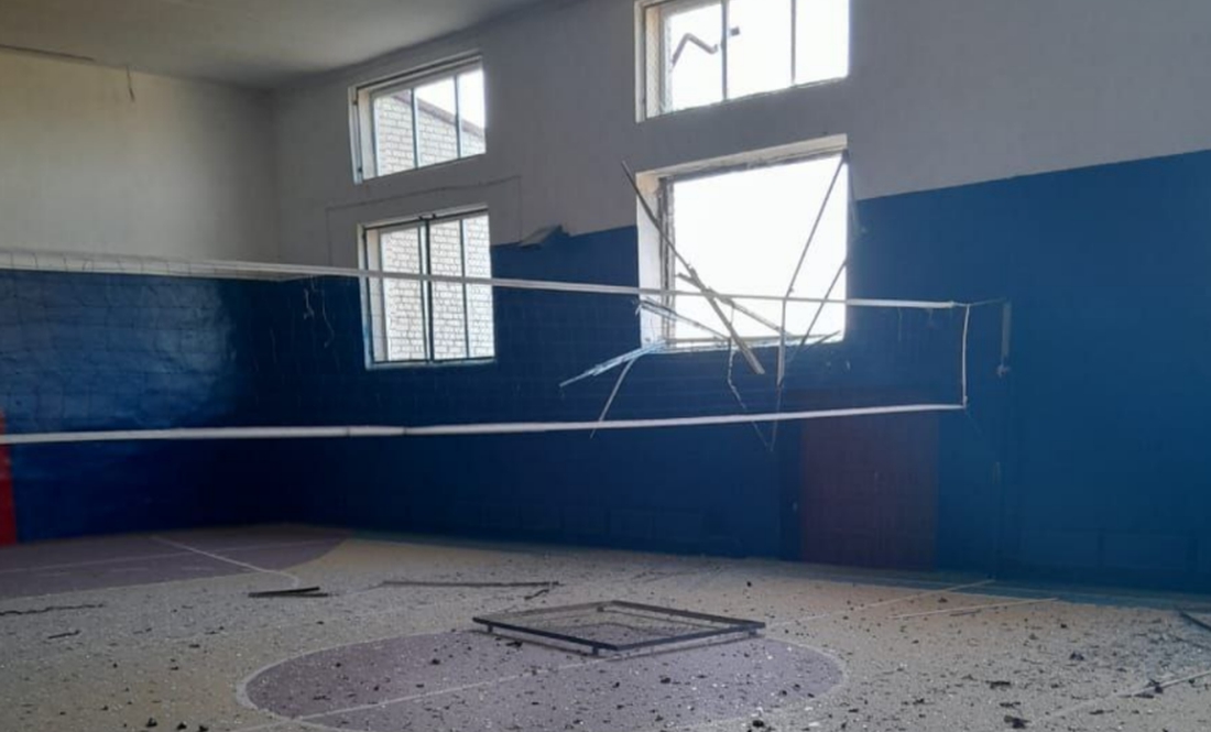 Ворог б’є по освітніх закладах: пошкоджені дві школи у прикордонні Чернігівщини