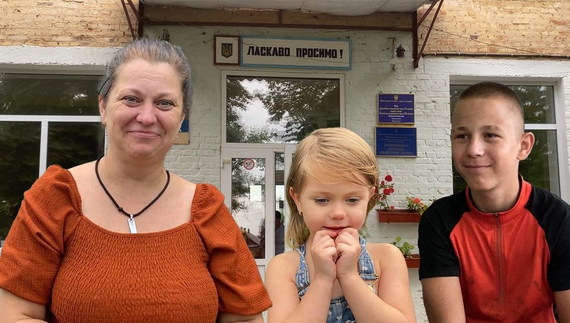 Родини з Дніпропетровщини рятують школу на Чернігівщині