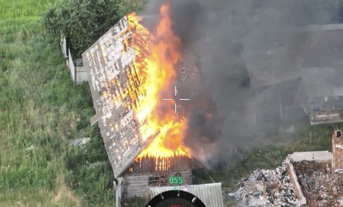 Пожежа у селі Семенівської громади. 12 липня 2025 року. Фото джерела ЧЧ