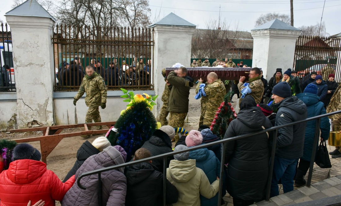 Загинули біля Бахмута та Соледару: на Чернігівщині прощались із бійцями ЗСУ