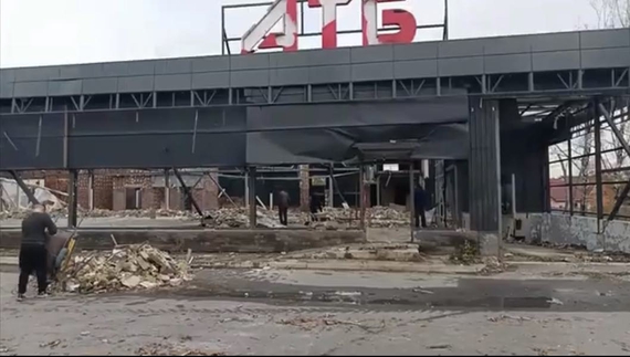 У Чернігові відбудують супермаркет АТБ, який розбомбили росіяни