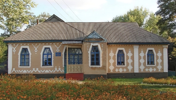 Будівля школи у села Брагинці, Варвинська громада