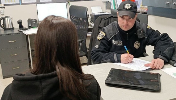 Поліція Чернігова затримала жінку за серію крадіжок електротоварів