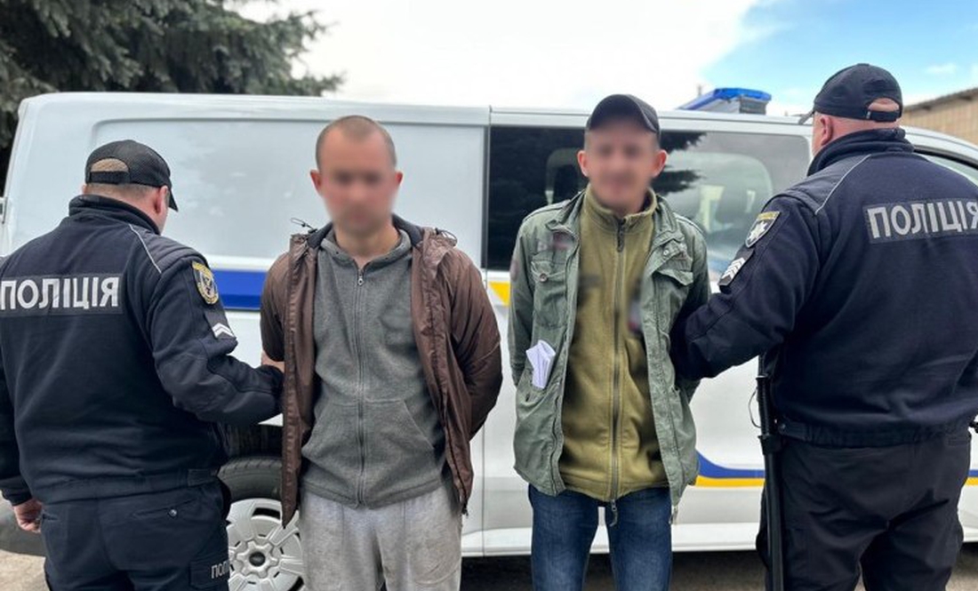 На Чернігівщині нетверезі водій і пасажир напали на поліцейських