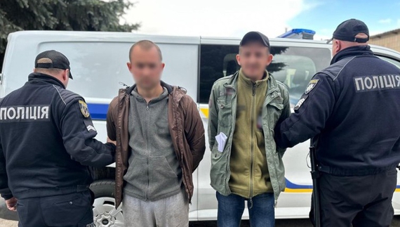 На Чернігівщині нетверезі водій і пасажир напали на поліцейських