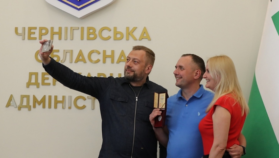 Чернігівці отримали державні відзнаки й почесні звання: кого нагородили