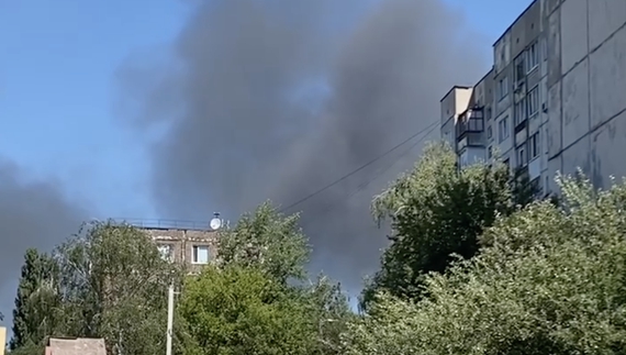Над Черніговом стовп диму: повідомляють про вибух безпілотника