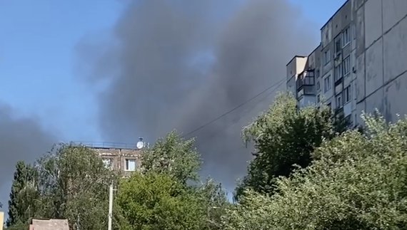 Над Черніговом стовп диму: повідомляють про вибух безпілотника