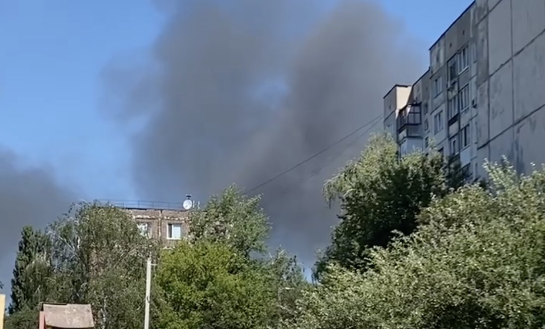 Над Черніговом стовп диму: повідомляють про вибух безпілотника