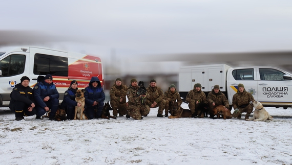 Тренування сприяють підвищенню професійного рівня та згуртованості кінологів