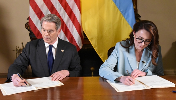 Перша віцепремʼєрка підписала угоду про мінерали між США та Україною. Як реагують чернігівці?