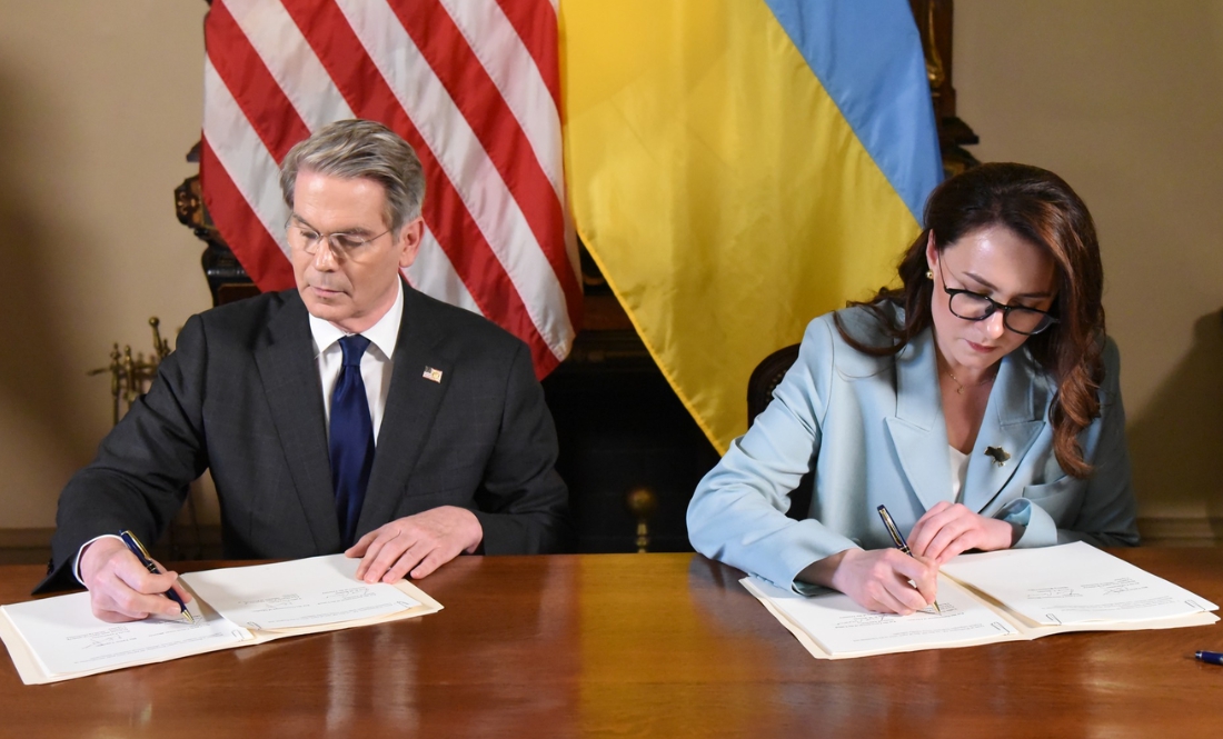 Перша віцепремʼєрка підписала угоду про мінерали між США та Україною. Як реагують чернігівці?