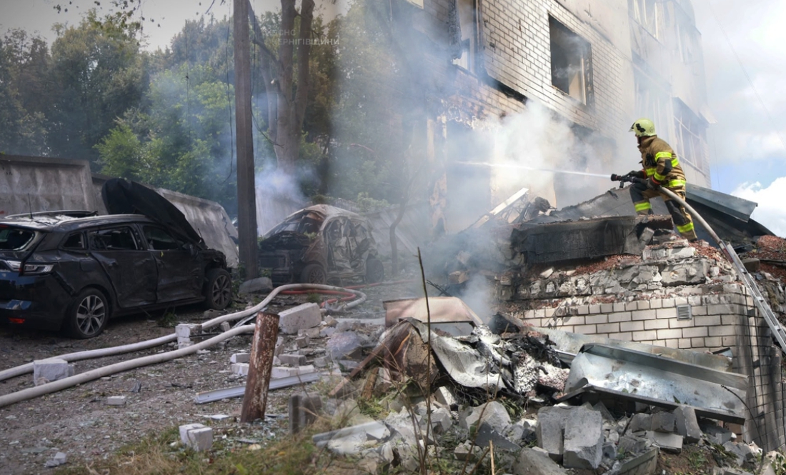 Наслідки удару по багатоповерхівці в Чернігові 24.08.2026