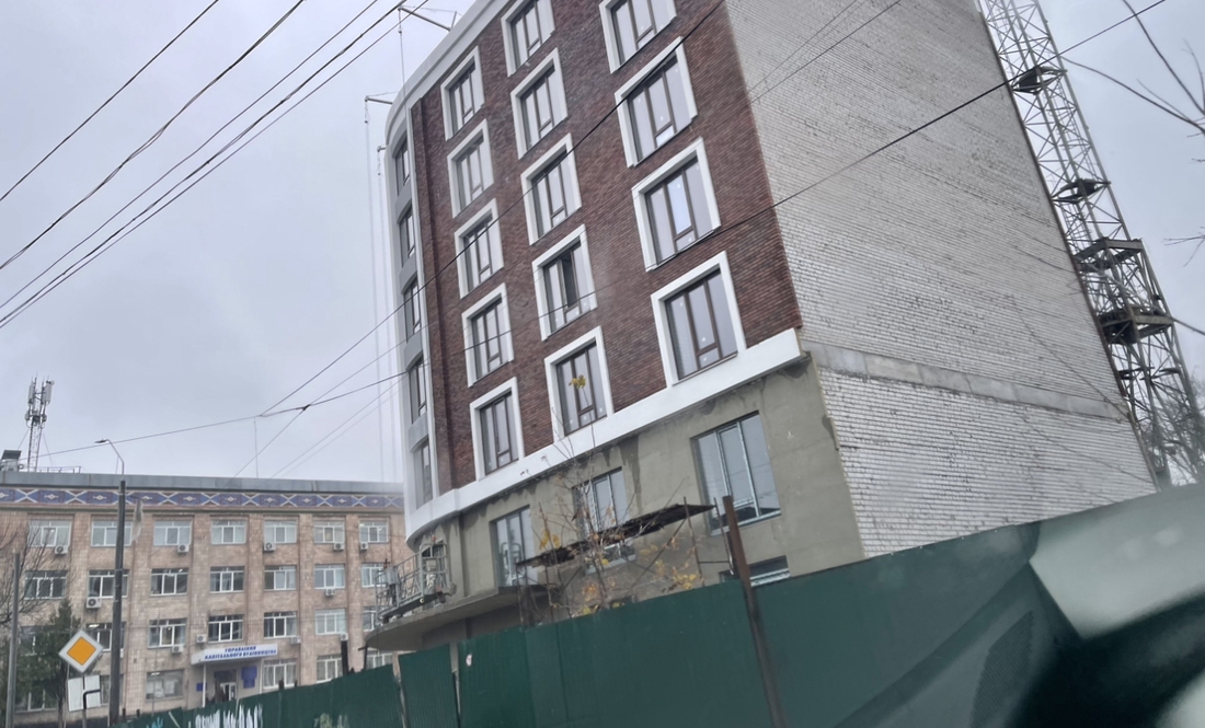 Лишні поверхи: суд скасував містобудівні умови на багатоповерхівку в Чернігові
