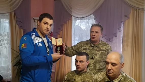 Родині загиблого Андрія Жадченка передали орден "За мужність" ІІІ ступеня