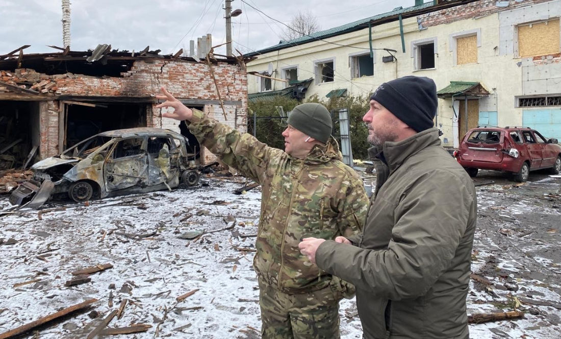 Дмитро Синенко з Олександром Селіверстовим на місці прильоту