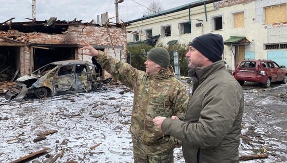 Дмитро Синенко з Олександром Селіверстовим на місці прильоту