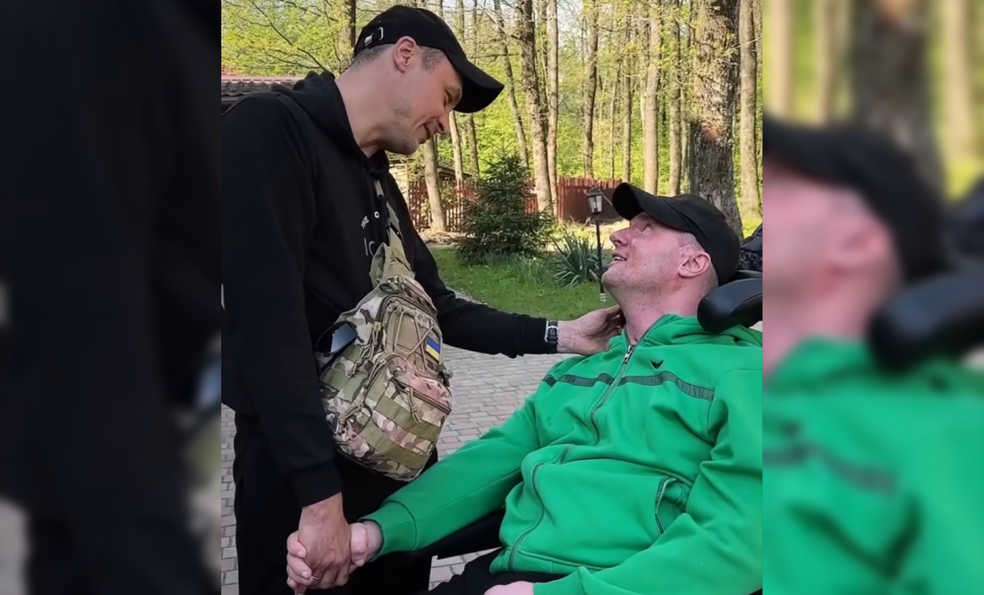Віталій Шумей спілкується зі своїм братом Романом