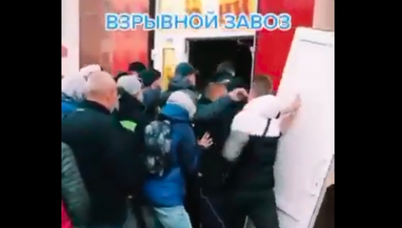 Відео, як чернігівці штурмують секонд, набрало за день майже 5 млн переглядів