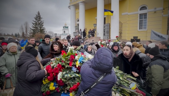 Прощання із захисниками, які служили в батальйоні «Вовки Да Вінчі». Фото: Суспільне Чернігів