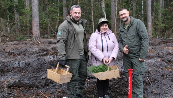 На честь загиблого воїна на Чернігівщині висадили ліс