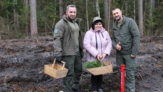 На честь загиблого воїна на Чернігівщині висадили ліс