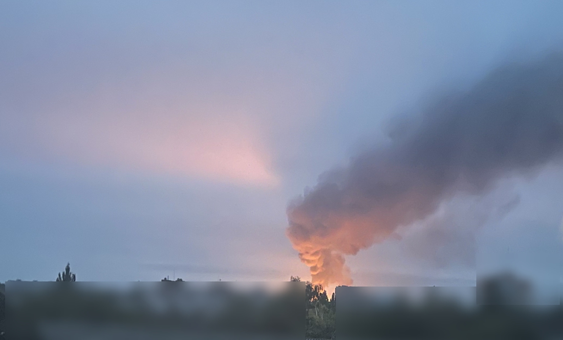 Пожежа на місці влучання безпілотника у Чернігові
