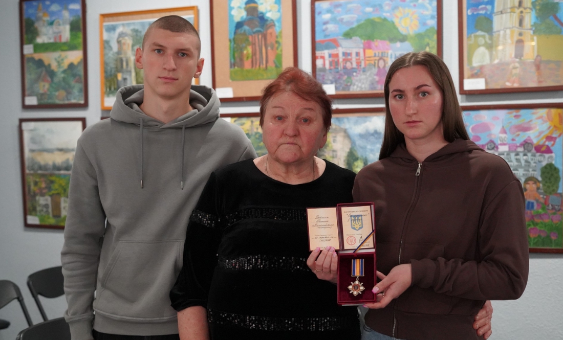 54 родини з Чернігівщини отримали нагороди загиблих бійців
